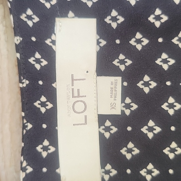 Loft Size XSmall Black and Cream Printed Pullover Top - Picture 5 of 6